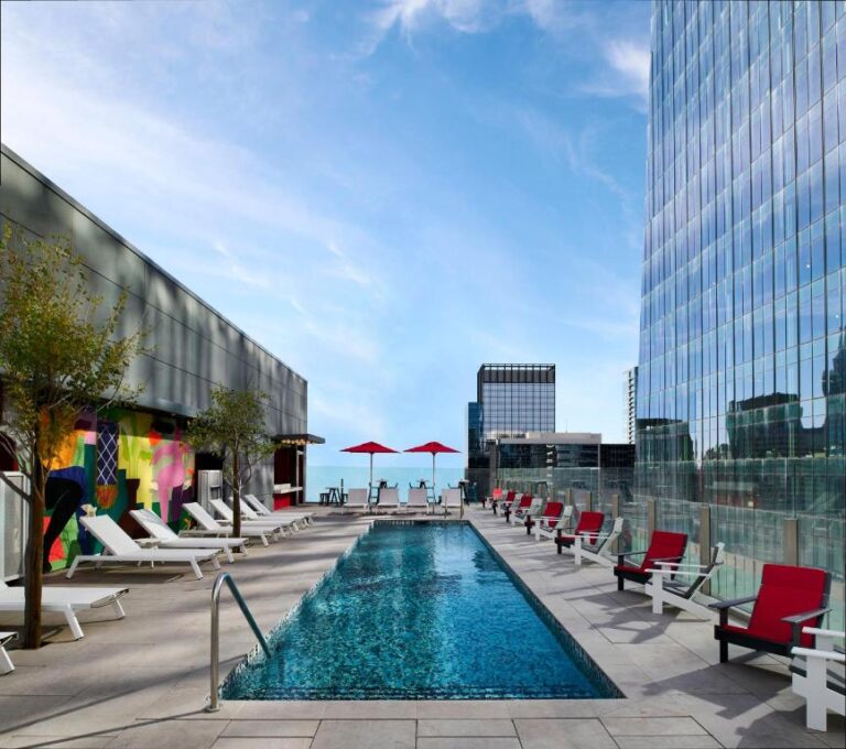 citizenM austin 768x680